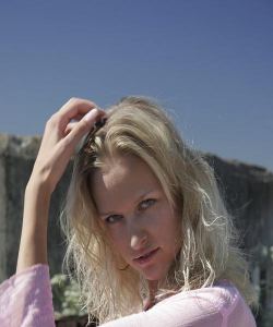 <p class='ppt-number'>221 779 + PIN 576</p><p class='ppt-pricing-de'>1,99 Euro/Min.</p>