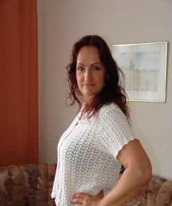 <p class='ppt-number'> 221 779 + PIN 386</p><p class='ppt-pricing-de'>1,99 Euro/Min.</p>