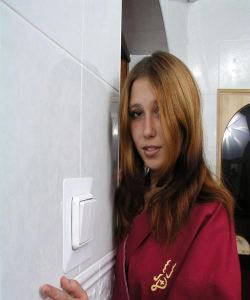 <p class='ppt-number'> 221 779 + PIN 136</p><p class='ppt-pricing-de'>1,99 Euro/Min.</p>