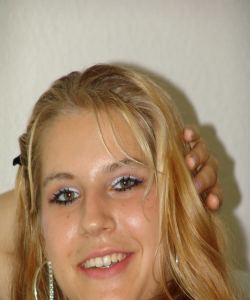 <p class='ppt-number'> 221 779 + PIN 017</p><p class='ppt-pricing-de'>1,99 Euro/Min.</p>