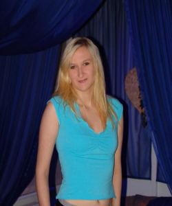 <p class='ppt-number'>221 779 + PIN 232</p><p class='ppt-pricing-de'>1,99 Euro/Min.</p>